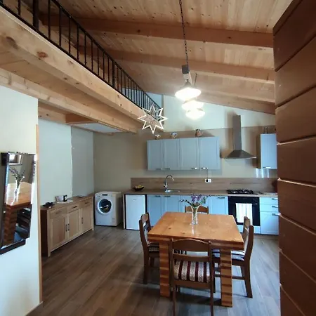 Iskra Apartman
